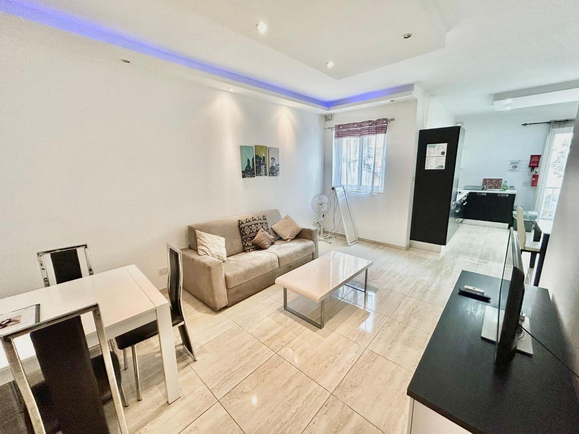 Sliema 2 Bedroom Apartment Bagian luar foto