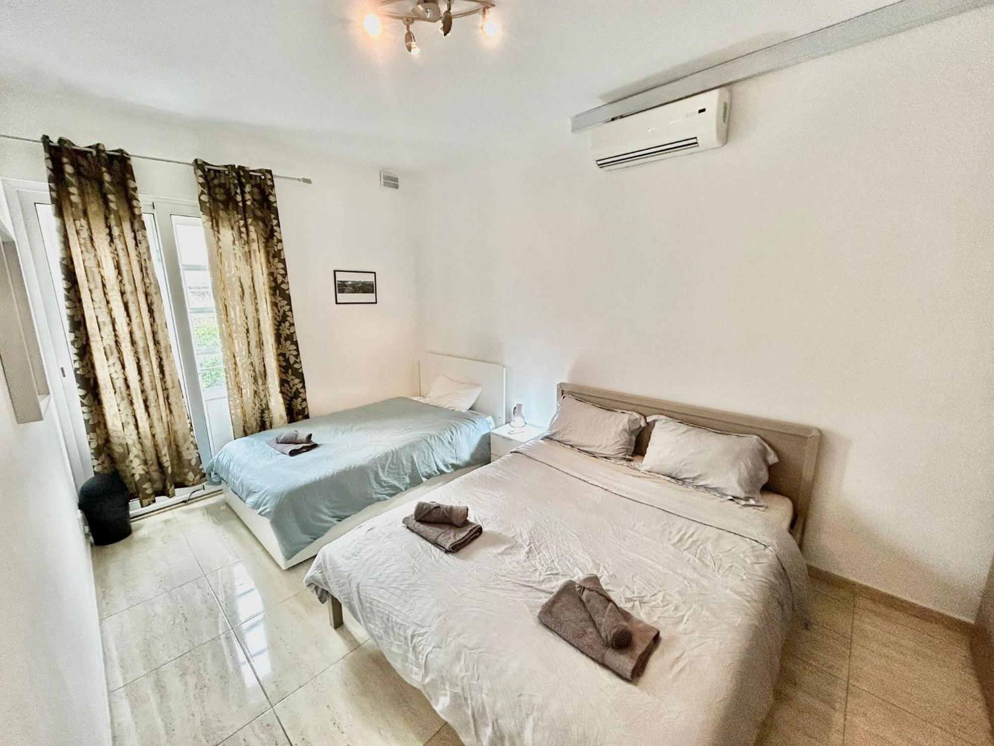 Sliema 2 Bedroom Apartment Bagian luar foto
