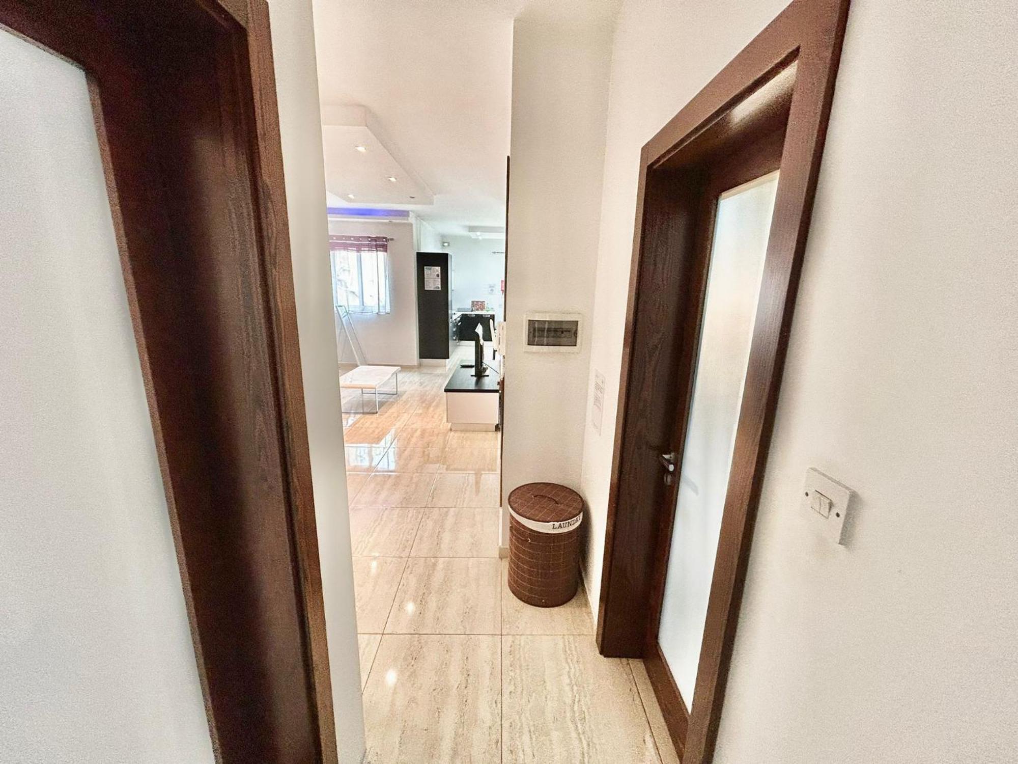 Sliema 2 Bedroom Apartment Bagian luar foto