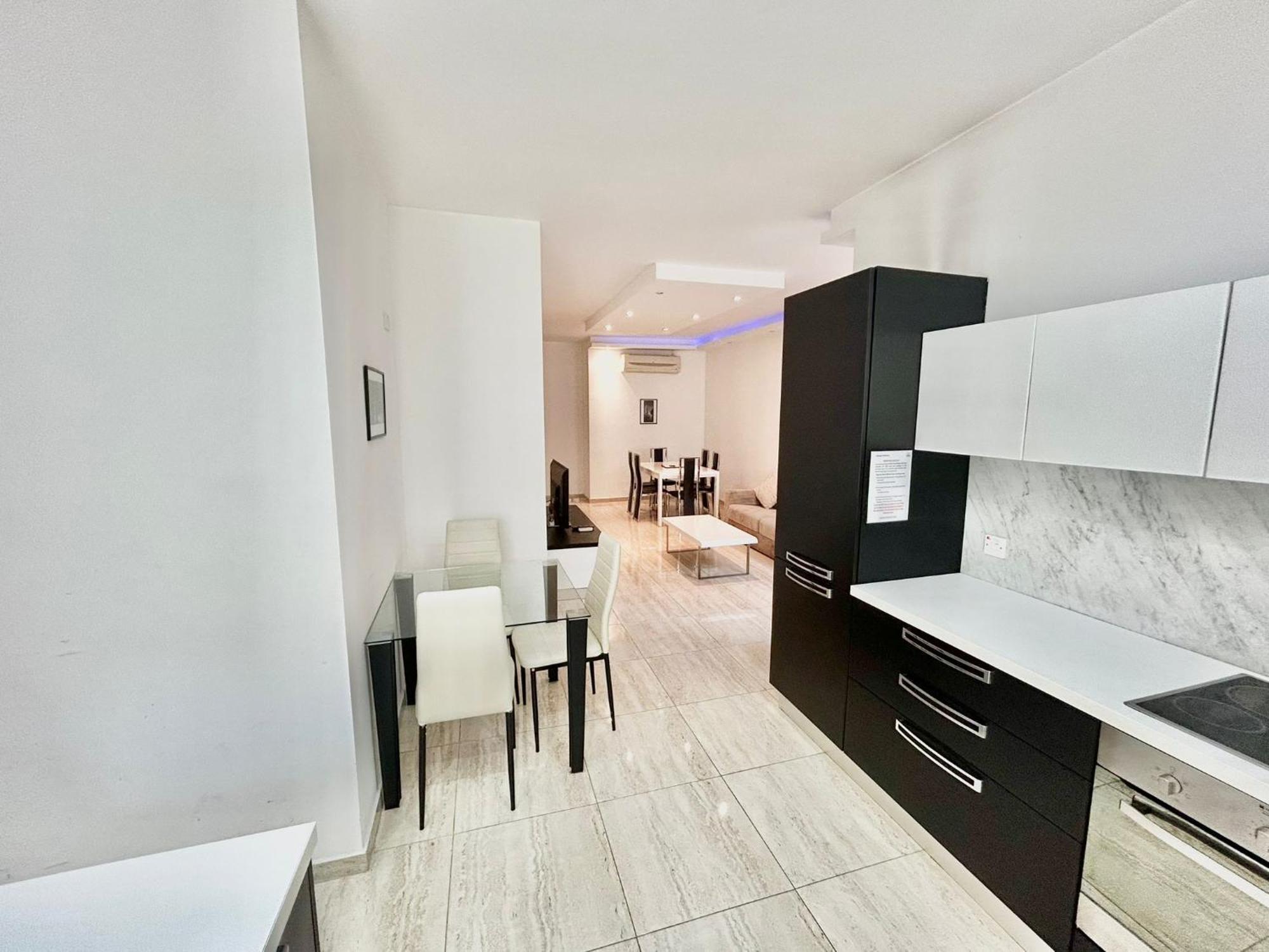 Sliema 2 Bedroom Apartment Bagian luar foto